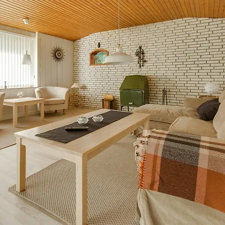 Two-bedroom Holiday In * Hals