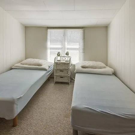 Two-bedroom Holiday In Hals